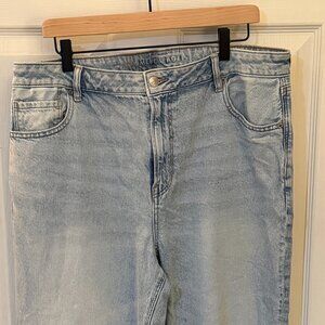 American Eagle Strigid Mom Jeans Light Wash Size 18 Long